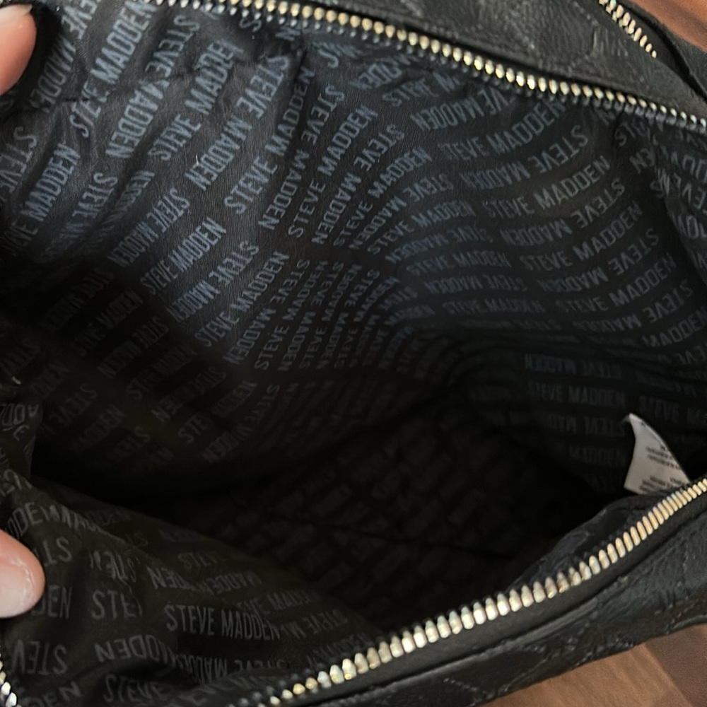 Steve Madden Quilted Black Toiletry Travel Bag - Picture 5 of 9